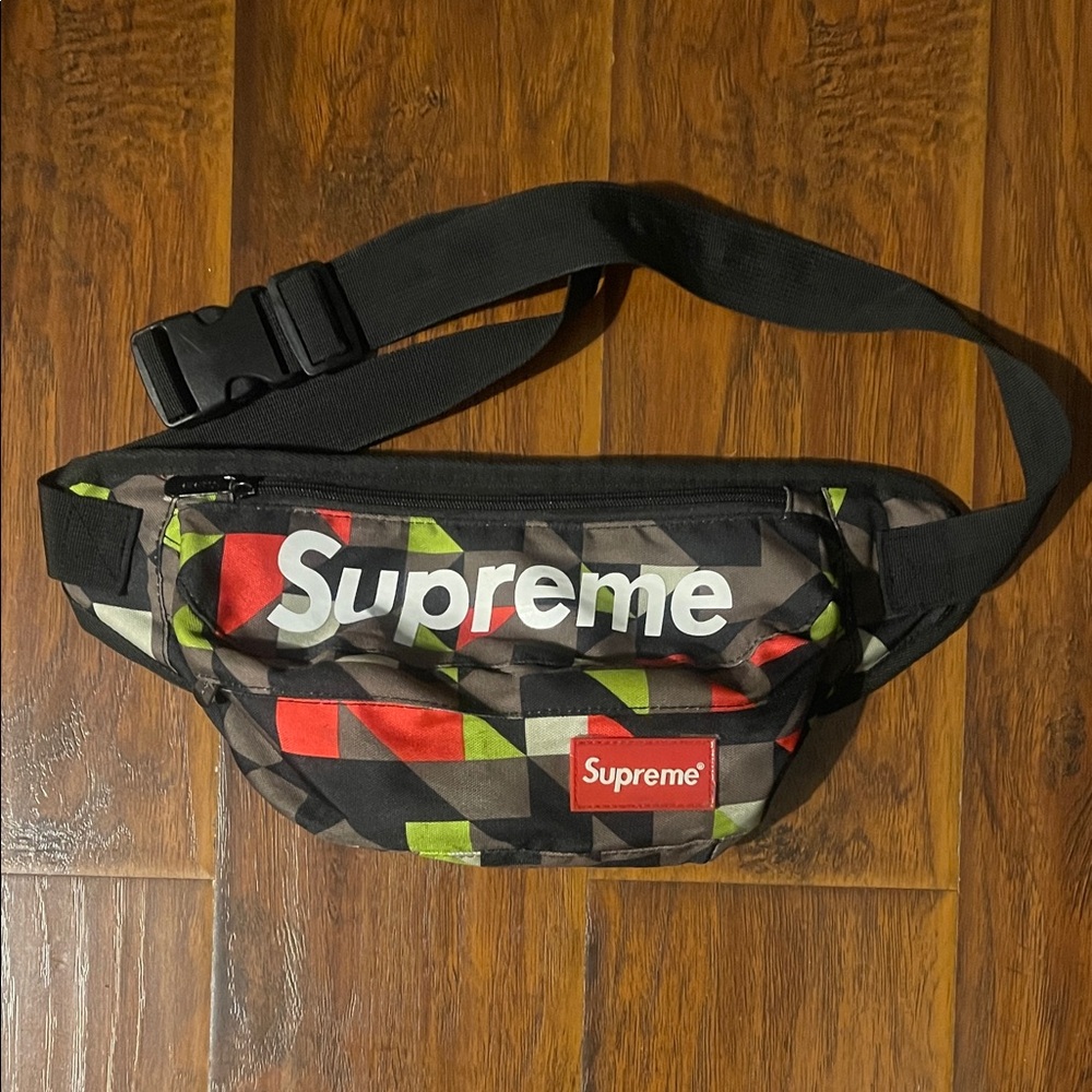 Supreme Men's Tri-Color Belt Bag - Black, Red, Green